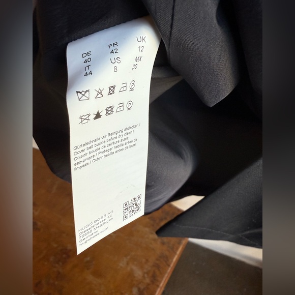 NWT Hugo Boss Women's "Dadorina" Black V-Neck Belted Sleeveless Pencil Dress 8 - Picture 5 of 5